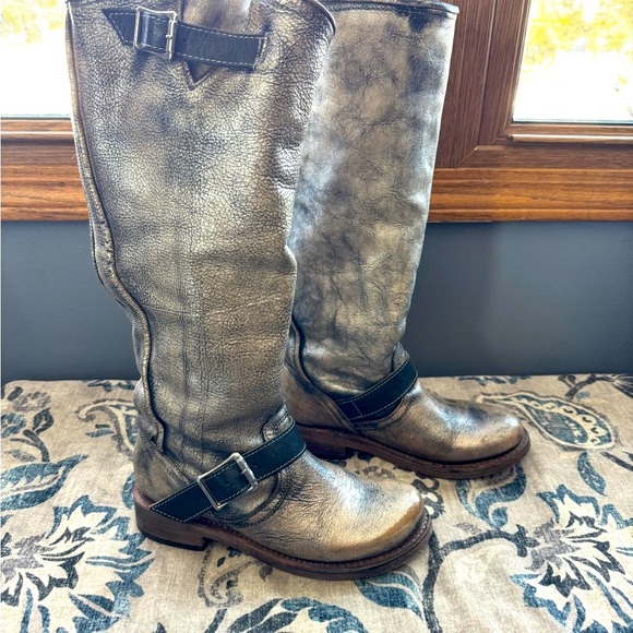 Freebird Contra Pewter size 7 EUC